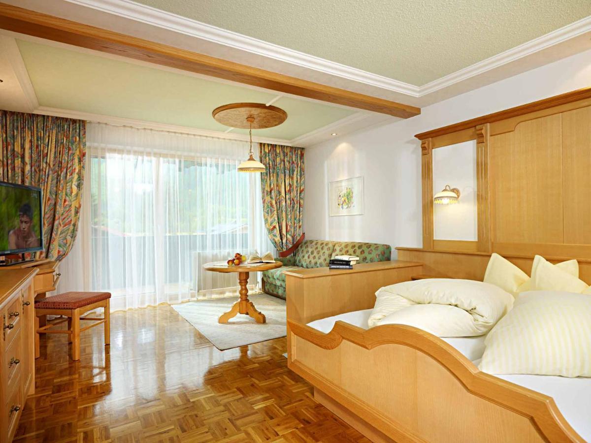 Hirschen Wohlfuehlhotel Schoppernau Esterno foto