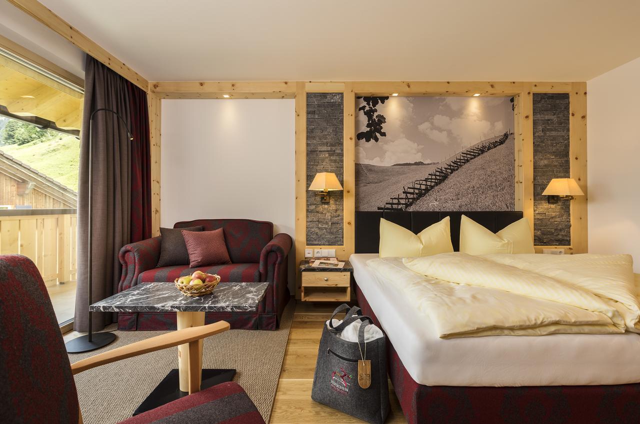 Hirschen Wohlfuehlhotel Schoppernau Esterno foto